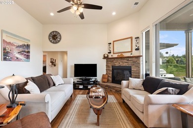 One-Level Home, SHOP, Additional Structure & 11+ Acres with Golf - photo 5