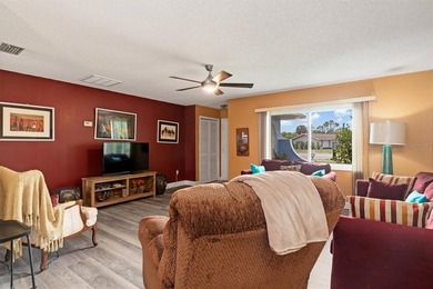 Beautifully updated 2 bedroom, 2 bath, 2 car garage home with - photo 8