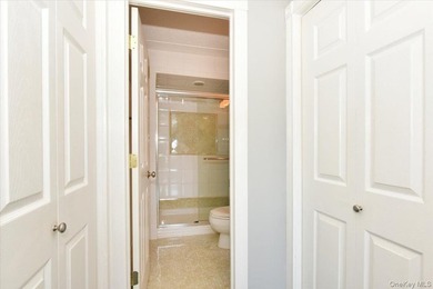 Welcome to waterfront living at its finest! This beautifully - photo 14