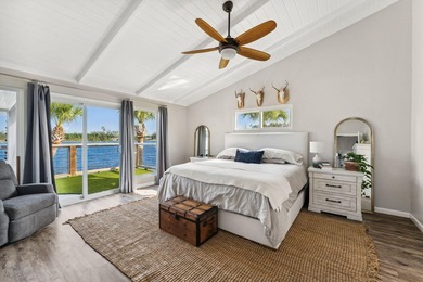 Gorgeous waterfront home that's as close to paradise as you can - photo 15