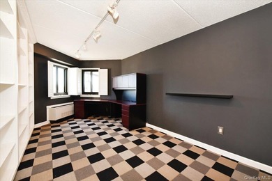 Welcome to waterfront living at its finest! This beautifully - photo 17
