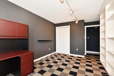 Welcome to waterfront living at its finest! This beautifully - photo 18