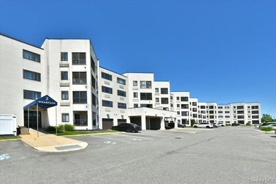 Welcome to waterfront living at its finest! This beautifully - photo 30