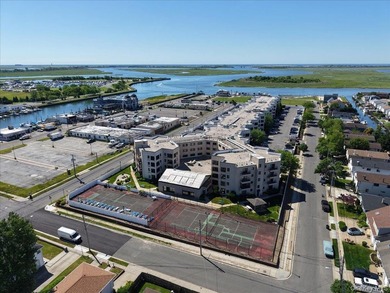 Welcome to waterfront living at its finest! This beautifully - photo 37