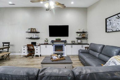 Move-in ready! This fully renovated 2Bed 2Bath CBS Florida Villa - photo 6