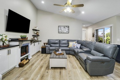 Move-in ready! This fully renovated 2Bed 2Bath CBS Florida Villa - photo 7