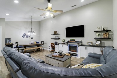 Move-in ready! This fully renovated 2Bed 2Bath CBS Florida Villa - photo 9