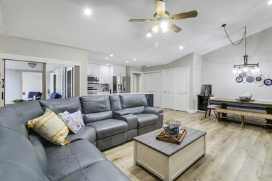 Move-in ready! This fully renovated 2Bed 2Bath CBS Florida Villa - photo 10