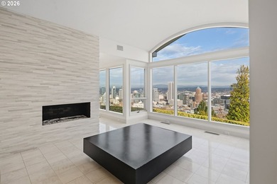 Occupying an elevated position with sweeping, cinematic vistas - photo 11