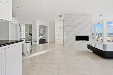 Occupying an elevated position with sweeping, cinematic vistas - photo 12