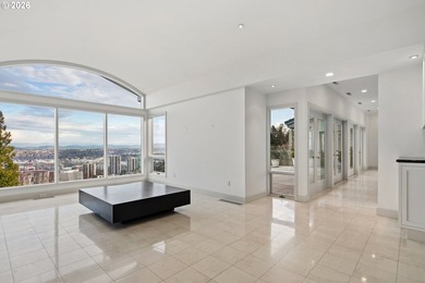 Occupying an elevated position with sweeping, cinematic vistas - photo 13