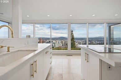 Occupying an elevated position with sweeping, cinematic vistas - photo 16