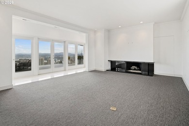 Occupying an elevated position with sweeping, cinematic vistas - photo 21