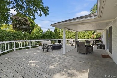 Welcome home to this stunning Bloomfield Hills ranch, where - photo 32