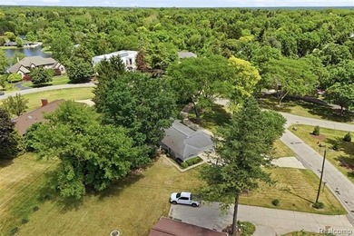 Welcome home to this stunning Bloomfield Hills ranch, where - photo 45