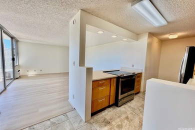 Beautiful upgraded condo recently upgraded with luxury vinyl - photo 7
