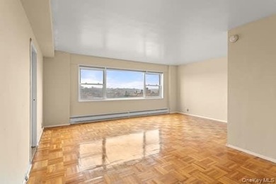 This two-bedroom unit features a master king-sized bedroom with - photo 1