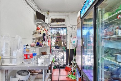 Motivated seller!!! Standalone commercial building offering a - photo 11