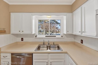 Nicely updated co-op in Centennial Farms, one of South Lyon's - photo 13