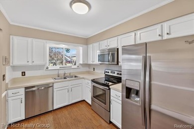 Nicely updated co-op in Centennial Farms, one of South Lyon's - photo 14
