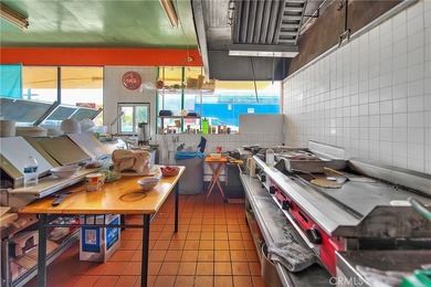 Motivated seller!!! Standalone commercial building offering a - photo 16