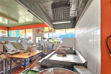 Motivated seller!!! Standalone commercial building offering a - photo 17