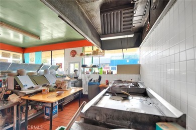 Motivated seller!!! Standalone commercial building offering a - photo 18