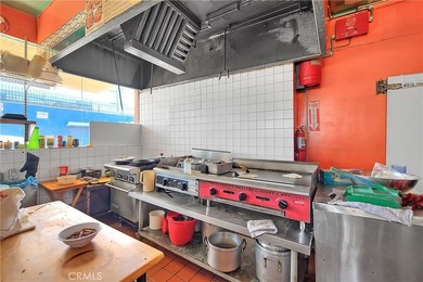 Motivated seller!!! Standalone commercial building offering a - photo 19