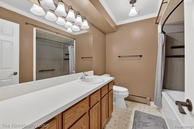 Nicely updated co-op in Centennial Farms, one of South Lyon's - photo 27