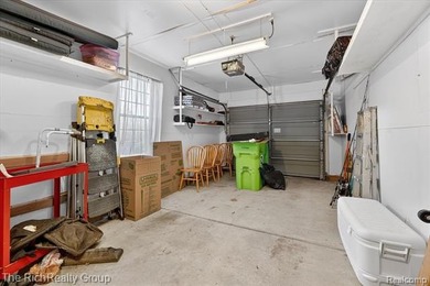 Nicely updated co-op in Centennial Farms, one of South Lyon's - photo 33
