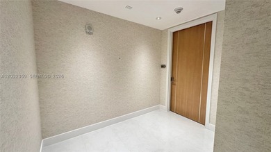 Welcome to the epitome of luxury living at the Ritz-Carlton - photo 45