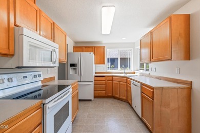Welcome to this bright and cheerful single level 3 bedroom 2 - photo 8