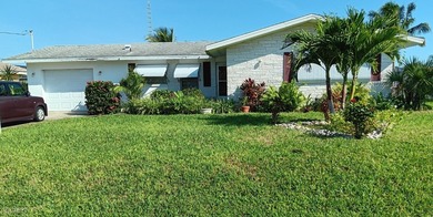 Cape Coral Lakes Area Home For Sale in Cape Coral Florida