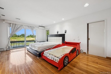 Welcome to your dream waterfront retreat! This beautifully - photo 12