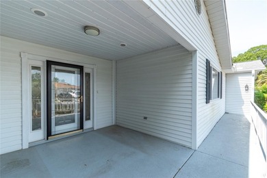 A rare gem in the gated 55+ community of Oak Run! Beautifully - photo 3