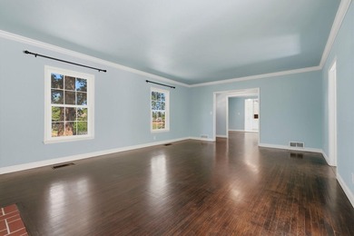 Full of character and charm, this beautifully maintained 1940 - photo 15