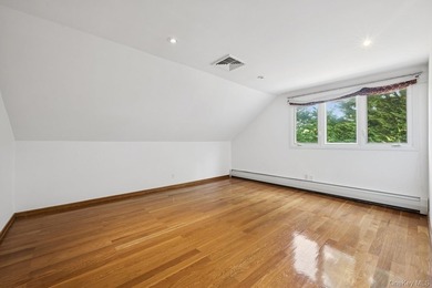 Welcome to your dream waterfront retreat! This beautifully - photo 16