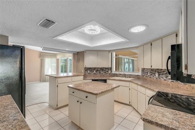 A rare gem in the gated 55+ community of Oak Run! Beautifully - photo 8