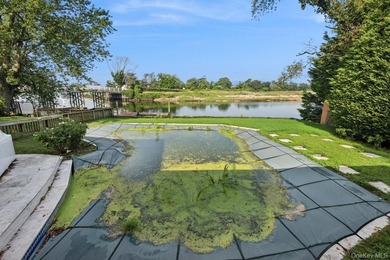Welcome to your dream waterfront retreat! This beautifully - photo 18