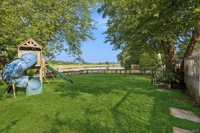 Welcome to your dream waterfront retreat! This beautifully - photo 20