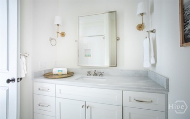 Enjoy the best of modern construction and Historic District - photo 24