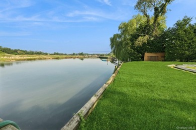 Welcome to your dream waterfront retreat! This beautifully - photo 26