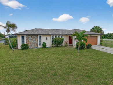 PORT CHARLOTTE!! 2 BEDROOM, 2.5 BATH, 2-CAR GARAGE WATERFRONT - photo 1