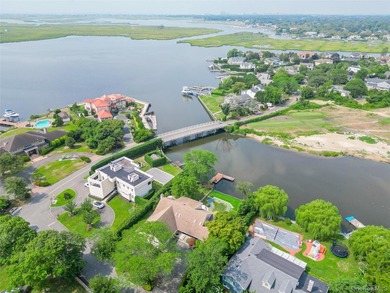 Welcome to your dream waterfront retreat! This beautifully - photo 31