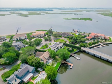 Welcome to your dream waterfront retreat! This beautifully - photo 32