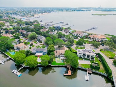 Welcome to your dream waterfront retreat! This beautifully - photo 33