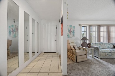 PORT CHARLOTTE!! 2 BEDROOM, 2.5 BATH, 2-CAR GARAGE WATERFRONT - photo 4