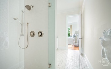 Enjoy the best of modern construction and Historic District - photo 38