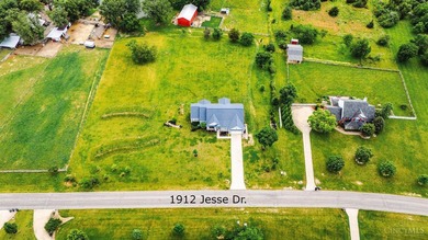 Custom-built 4-bedroom luxury ranch on scenic country setting - photo 41