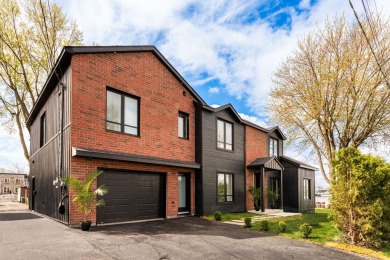 Lake Home For Sale in Saint-Jean-Sur-Richelieu,